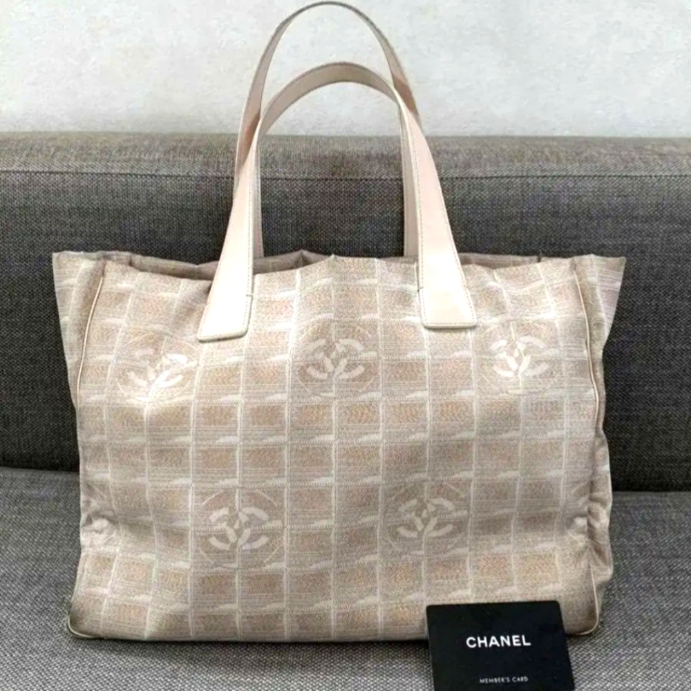 Authentic VTG Chanel Travel Ligne Laptop bag - Picture 2 of 16